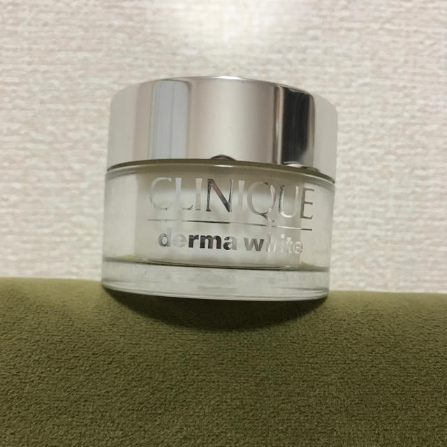 CLINIQUE(クリニーク)のクリニーク ダーマホワイト ルースパウダー コスメ/美容のベースメイク/化粧品(フェイスパウダー)の商品写真