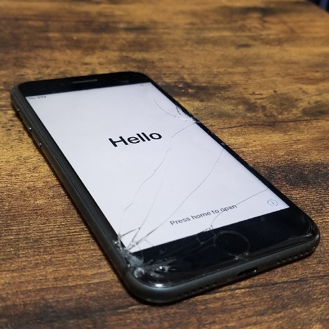 iPhone8　SIMフリー　画面割れスペースグレイ