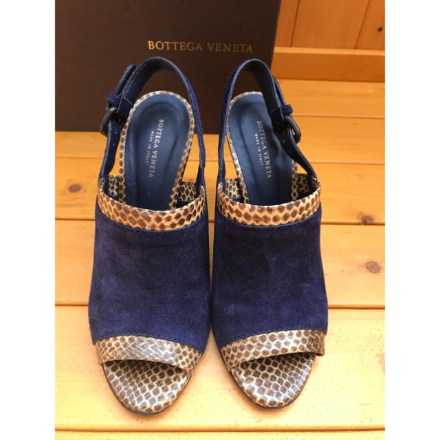 Bottega Veneta(ボッテガヴェネタ)の【BOTTEGA VENETA】バックストラップシューズ レディースの靴/シューズ(ハイヒール/パンプス)の商品写真