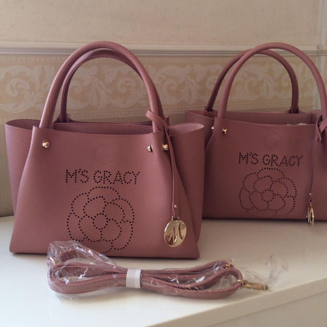 M'S GRACY(エムズグレイシー)の新品タグ無し❤️エムズグレイシー 2018❤️完売❤️カタログ掲載バッグ ピンク レディースのバッグ(ハンドバッグ)の商品写真