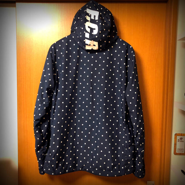 F.C.R.B.(エフシーアールビー)の F.C.Real Bristol DOT PRACTICE JACKET 紺 メンズのジャケット/アウター(ナイロンジャケット)の商品写真