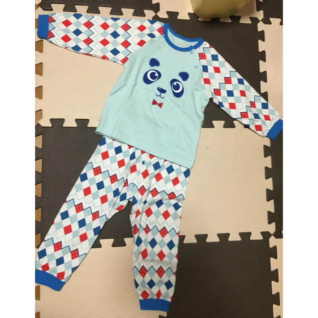 新品未使用 パジャマ 90㎝ キッズ/ベビー/マタニティのキッズ服男の子用(90cm~)(パジャマ)の商品写真