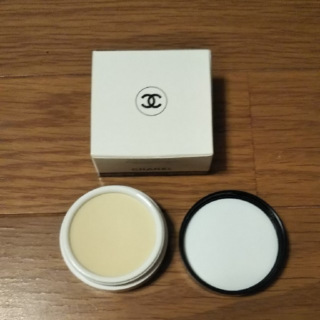 CHANEL(シャネル)の新品未使用CHANELリップバーム コスメ/美容のスキンケア/基礎化粧品(リップケア/リップクリーム)の商品写真