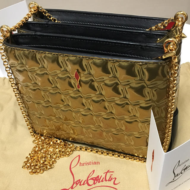 【日本限定モデル】 Christian Louboutin - クリスチャン ルブタン ゴールドバック 斜めがけ 極美品 ショルダーバッグ 【日本限定モデル】 Christian Louboutin - クリスチャン ルブタン ゴールドバック 斜めがけ 極美品 ショルダーバッグ