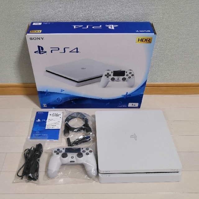 PlayStation4(プレイステーション4)のSONY PS4 1TB メーカー保証残 CUH-2200B ホワイト 本体 エンタメ/ホビーのゲームソフト/ゲーム機本体(家庭用ゲーム機本体)の商品写真