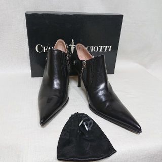 イタリアmade｢Cesare Paciotti｣黒ブーティ風レザーパンプス(ハイヒール/パンプス)