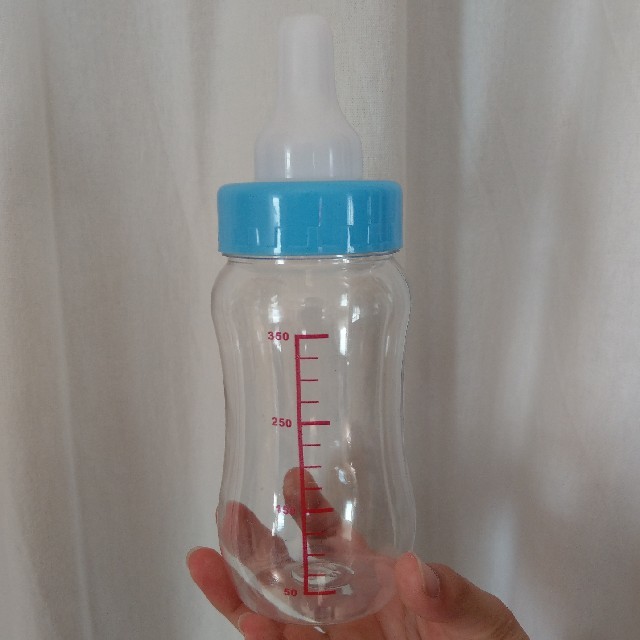 哺乳瓶ソーダの空容器 インテリア/住まい/日用品のキッチン/食器(容器)の商品写真