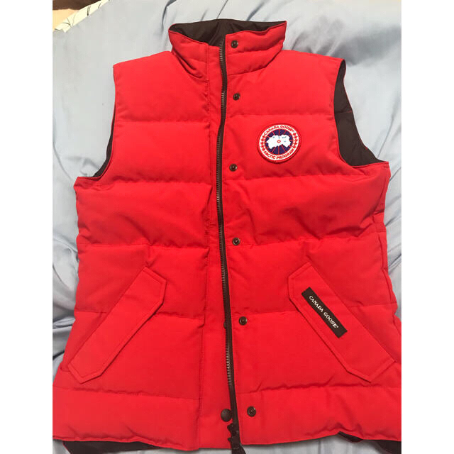 CANADA GOOSE(カナダグース)のカナダグース レディースのジャケット/アウター(ダウンベスト)の商品写真