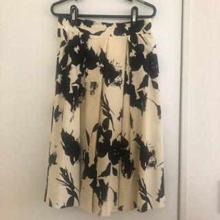 ザラ(ZARA)のZARA 花柄スカート(ひざ丈スカート)