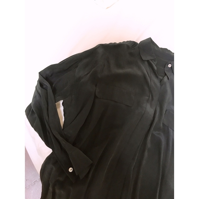 TOMORROWLAND(トゥモローランド)のシルク混 シャツ ブラック レディースのトップス(シャツ/ブラウス(長袖/七分))の商品写真