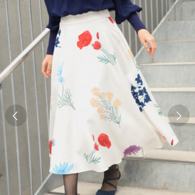 ▪️タグ付き未使用新品▪️ アンデミュウ  フラワースカート 花柄スカート