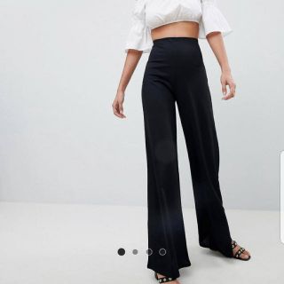 エイソス(asos)のフレアパンツ(カジュアルパンツ)