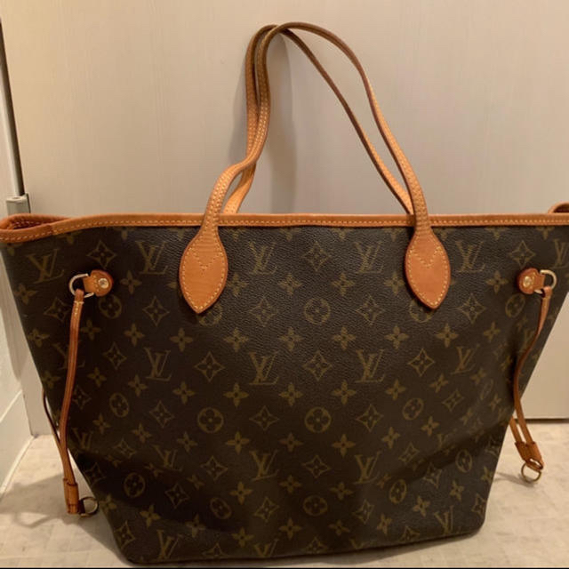 LOUIS VUITTON(ルイヴィトン)のLVルイヴィトン トートバッグ GUCCI マイケルコース ネヴァーフル レディースのバッグ(トートバッグ)の商品写真