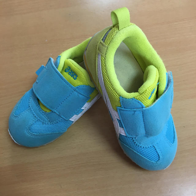 asics(アシックス)の子供用靴 キッズ/ベビー/マタニティのキッズ靴/シューズ(15cm~)(スニーカー)の商品写真