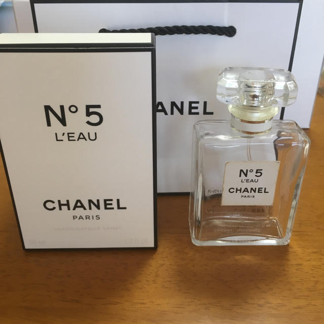 CHANEL(シャネル)のCHANEL N0 5  空き瓶 空き箱  インテリア/住まい/日用品のキッチン/食器(容器)の商品写真