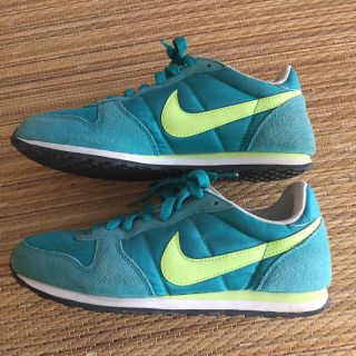 ナイキ(NIKE)のNIKE スニーカー 中古 ２４㎝(スニーカー)