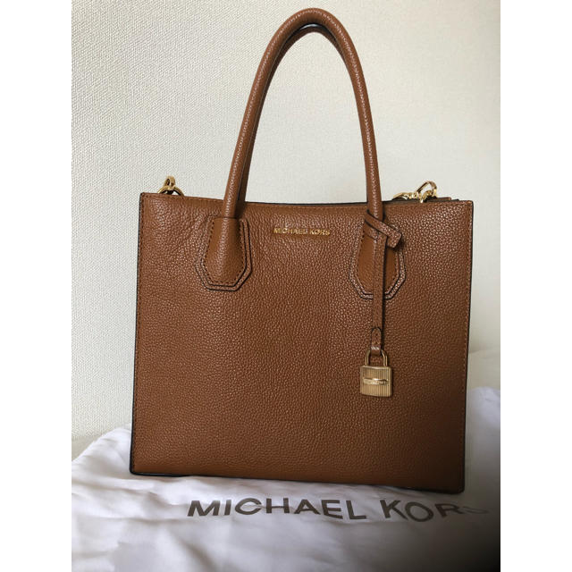 Michael Kors(マイケルコース)のMICHAEL KORS メッセンジャーバッグ マイケルコース レディースのバッグ(ハンドバッグ)の商品写真