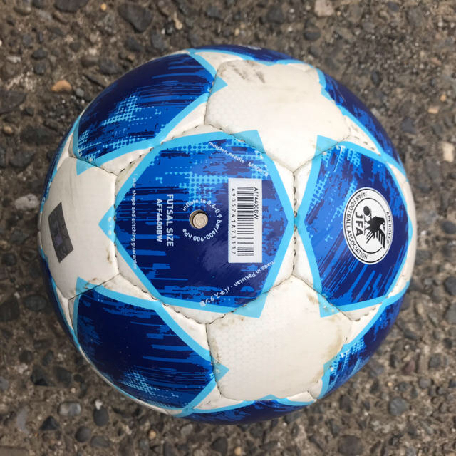 adidas(アディダス)のYKB8381様専用 フットサルボール 2個 スポーツ/アウトドアのサッカー/フットサル(ボール)の商品写真