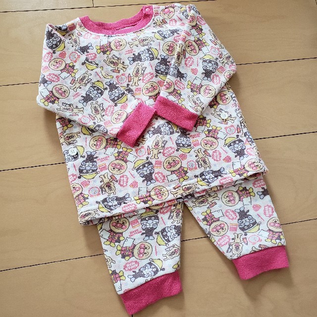 アンパンマン(アンパンマン)のアンパンマン 90 パジャマ キッズ/ベビー/マタニティのキッズ服女の子用(90cm~)(パジャマ)の商品写真