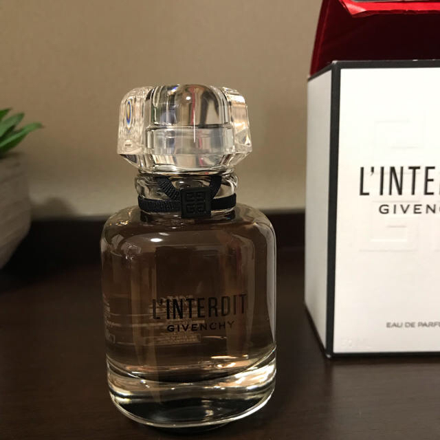 GIVENCHY香水