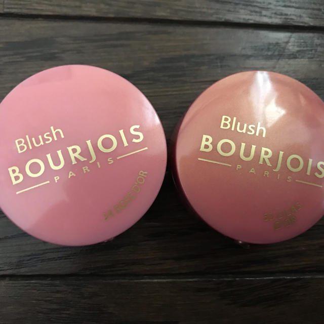 bourjois(ブルジョワ)のパパマリア様専用　新品未使用未開封　ブルジョア 　チーク　ピンク コスメ/美容のベースメイク/化粧品(チーク)の商品写真