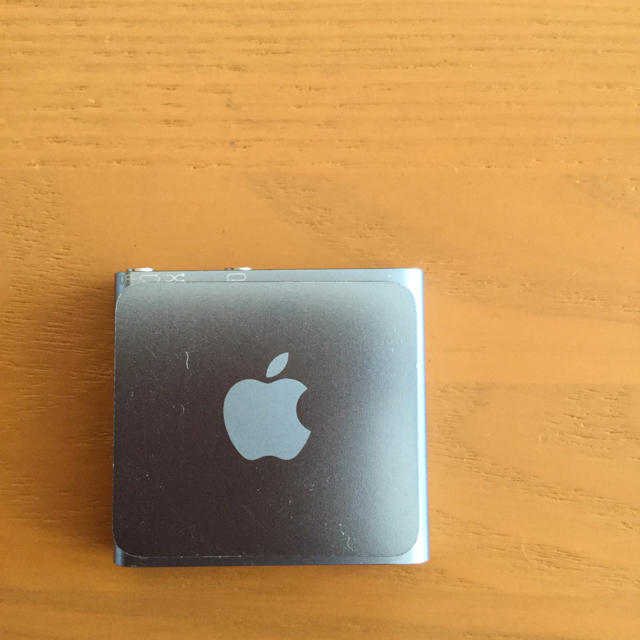 Apple(アップル)のiPod  shuffle 2GB スマホ/家電/カメラのオーディオ機器(ポータブルプレーヤー)の商品写真