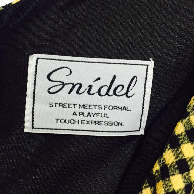 SNIDEL(スナイデル)のsnidelスナイデルワンピース レディースのワンピース(ひざ丈ワンピース)の商品写真