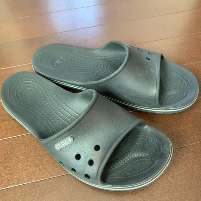 crocs(クロックス)のクロックス ブラックグレー サンダル 28 メンズの靴/シューズ(サンダル)の商品写真