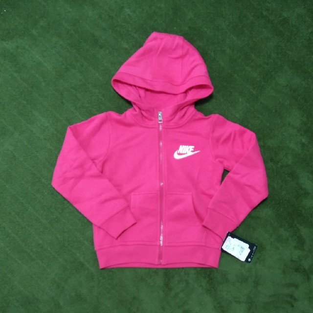 NIKE(ナイキ)の値下 NIKE キッズパーカー 130 ピンク キッズ/ベビー/マタニティのキッズ服女の子用(90cm~)(ジャケット/上着)の商品写真