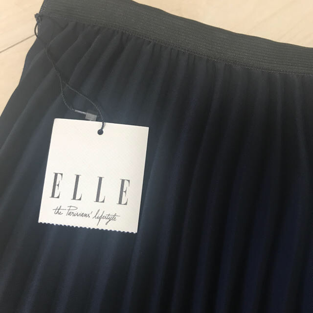 ELLE(エル)のELLE プリーツスカート レディースのスカート(ひざ丈スカート)の商品写真