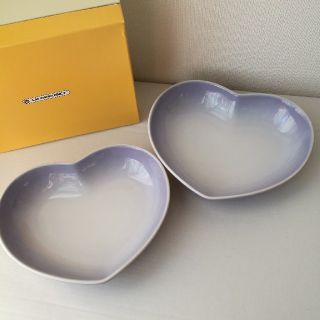 ルクルーゼ(LE CREUSET)の【新品】ル・クルーゼ　ハートディッシュM2枚セット　パウダーパープル(食器)