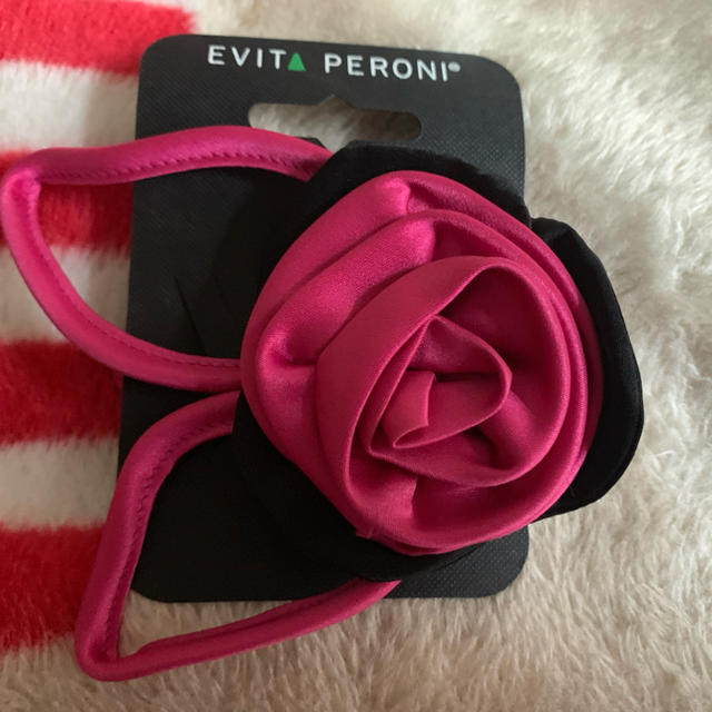 EVITA(エビータ)のEVITA PERONI バラバレッタ💕 レディースのヘアアクセサリー(バレッタ/ヘアクリップ)の商品写真