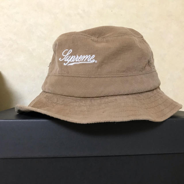 Supreme(シュプリーム)のsupreme バケットハット ベージュ メンズの帽子(ハット)の商品写真