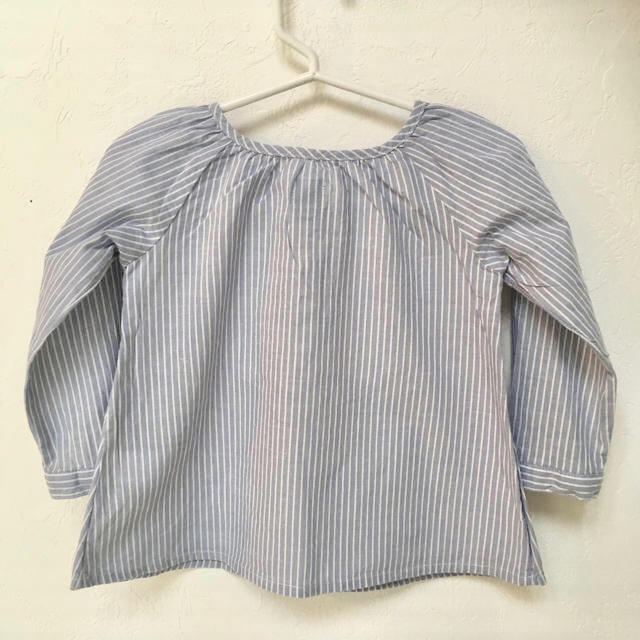 babyGAP(ベビーギャップ)の♡着用2回♡ストライプ シャツ♡水色×白♡ キッズ/ベビー/マタニティのベビー服(~85cm)(シャツ/カットソー)の商品写真