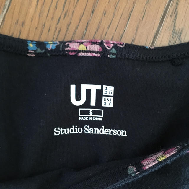 UNIQLO(ユニクロ)のユニクロのUTシリーズ Studio sanderson のボタニカルシャツ レディースのトップス(Tシャツ(半袖/袖なし))の商品写真