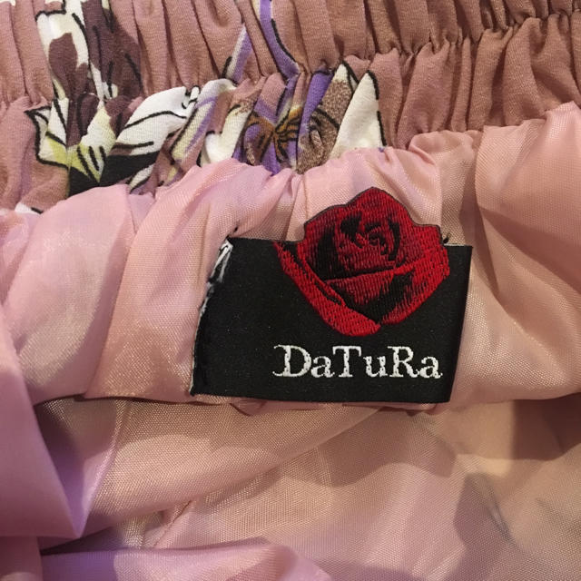 DaTuRa(ダチュラ)のDaTuRa フラワーラインアートミディスカート レディースのスカート(ひざ丈スカート)の商品写真