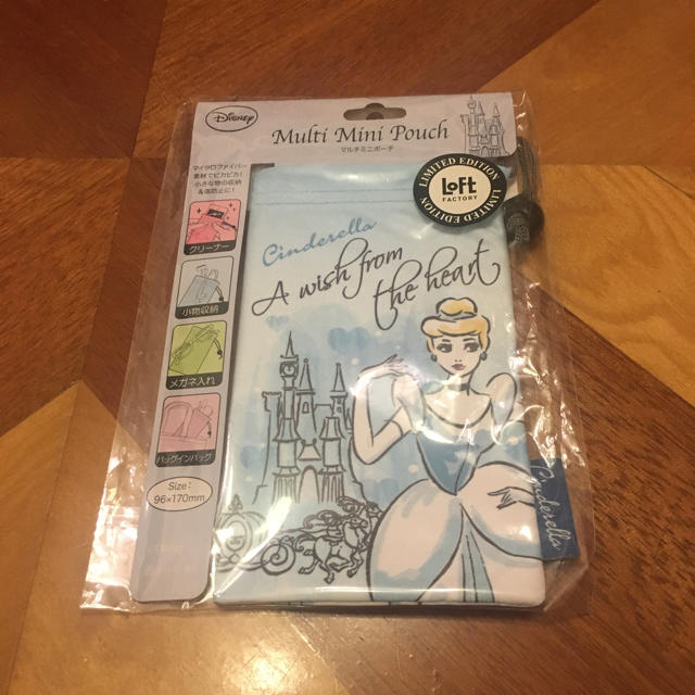 Disney(ディズニー)のディズニー シンデレラ マルチミニポーチ ハンドメイドのファッション小物(ポーチ)の商品写真
