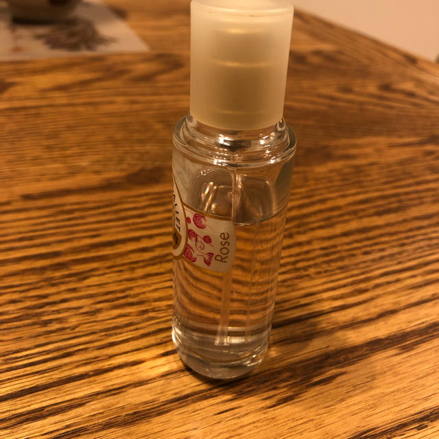 ロジェガレ ローズ パフュームウォーター30ml コスメ/美容の香水(香水(女性用))の商品写真