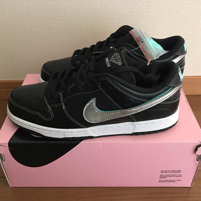 NIKE(ナイキ)のNIKE SB DUNK LOW DIAMOND SUPPLY 27cm メンズの靴/シューズ(スニーカー)の商品写真