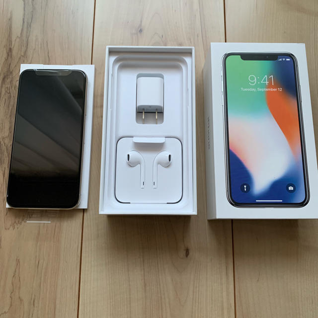 【新品・送料無料】docomo iPhone X 64GB シルバー