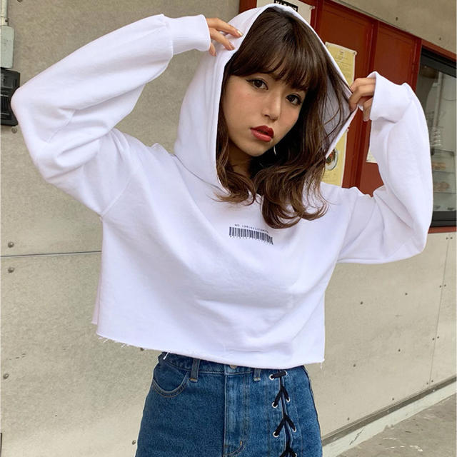 GYDA(ジェイダ)のmink tokyo ❤︎ バーコードショートhoodie   レディースのトップス(トレーナー/スウェット)の商品写真