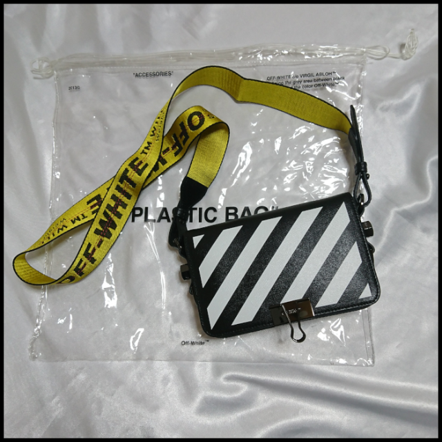 OFF-WHITE(オフホワイト)のOff-white オフホワイト ミニ クリップ レザー バッグ レディースのバッグ(ショルダーバッグ)の商品写真