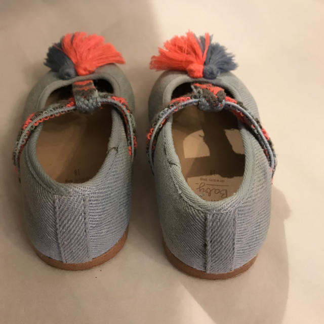 ZARA KIDS(ザラキッズ)のzara baby  タッセル付きシューズ サイズ18 キッズ/ベビー/マタニティのベビー靴/シューズ(~14cm)(フラットシューズ)の商品写真