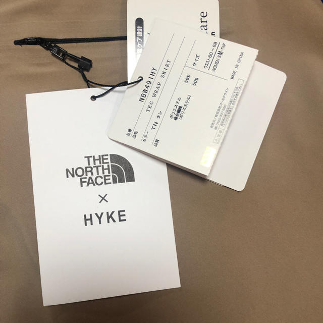 HYKE(ハイク)のハイク ノースフェイス スカート レディースのスカート(ひざ丈スカート)の商品写真