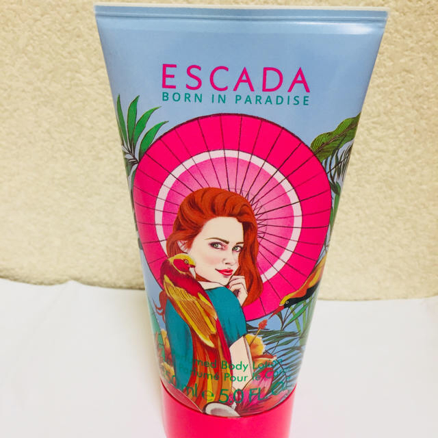 ESCADA(エスカーダ)のESCADA ボーンインパラダイス コスメ/美容の香水(香水(女性用))の商品写真
