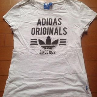 アディダス(adidas)のadidas Tシャツ(Tシャツ(半袖/袖なし))