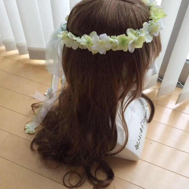 花かんむり♡紫陽花♡黄緑♡白 51センチ ハンドメイドのアクセサリー(ヘアアクセサリー)の商品写真