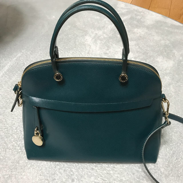 Furla(フルラ)のMoto様専用 フルラ ハイパー 美品 グリーン Mサイズ レディースのバッグ(ショルダーバッグ)の商品写真