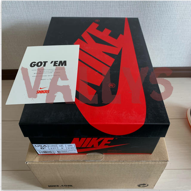 NIKE(ナイキ)のSinner様専用nike air jordan 1 satin 23.5 レディースの靴/シューズ(スニーカー)の商品写真