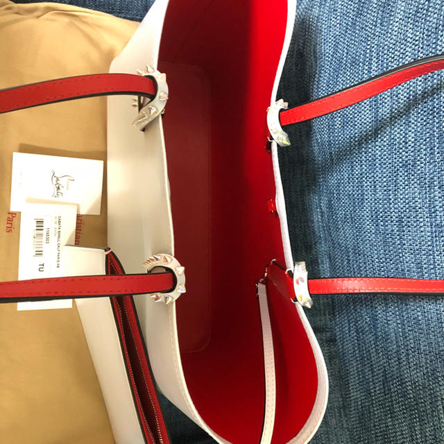 Christian Louboutin(クリスチャンルブタン)の新品 正規品 クリスチャンルブタン cabata トートバック スモールサイズ レディースのバッグ(トートバッグ)の商品写真